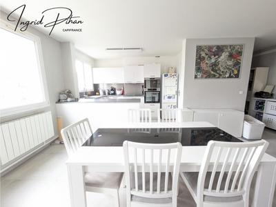 Appartement - 77 m² - 4 pièces