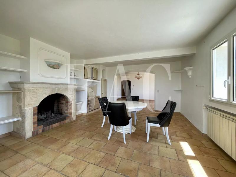 Villa - 350 m² - 7 pièces