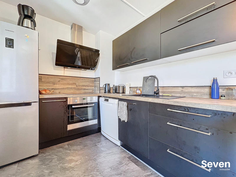 Appartement - 80 m² - 4 pièces