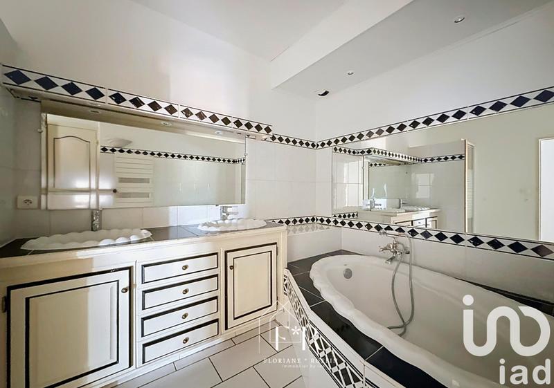 Appartement - 104 m² - 3 pièces