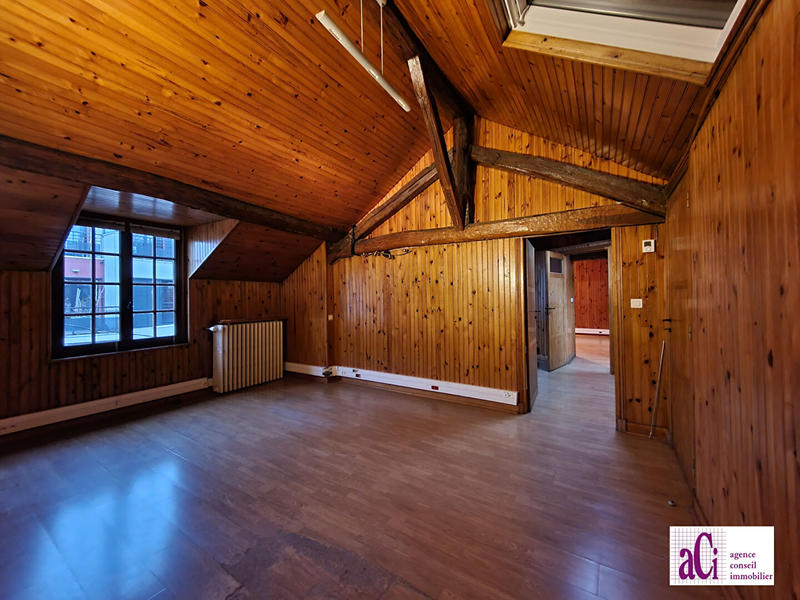 Maison - 197 m² - 10 pièces