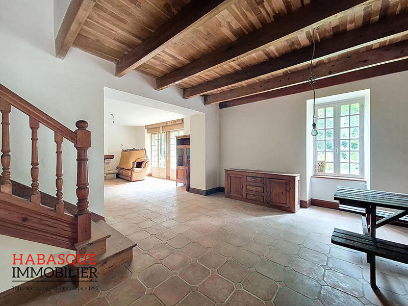 Maison - 281 m² - 9 pièces