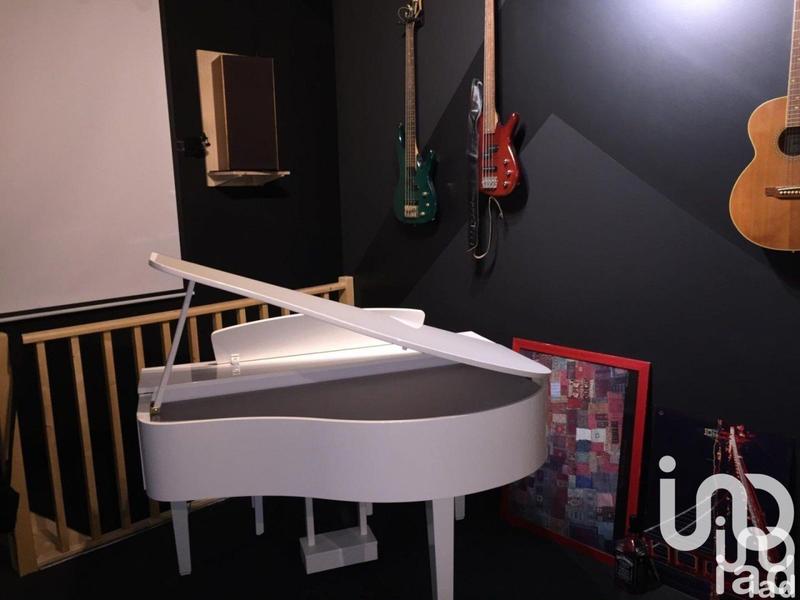 Maison - 300 m² - 10 pièces