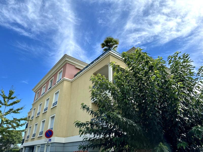 Appartement - 98 m² - 4 pièces