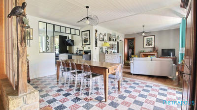 Maison ancienne - 278 m² - 9 pièces