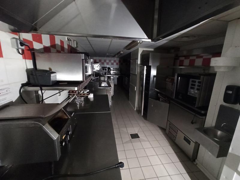 Local commercial - 373 m²