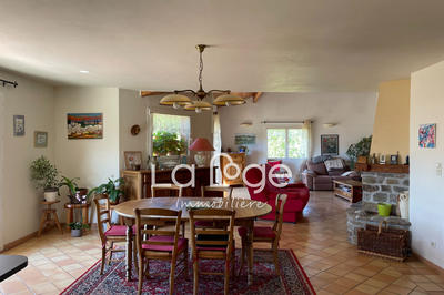 Maison - 224 m² - 7 pièces