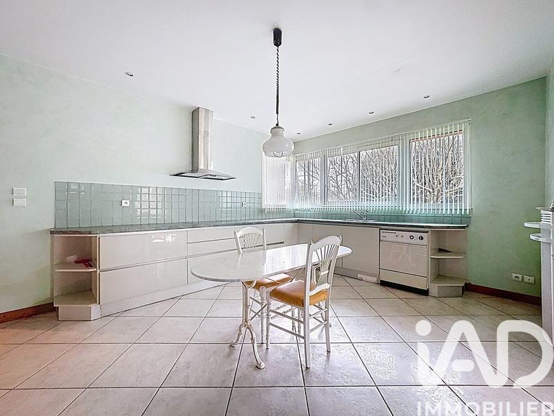 Maison - 222 m² - 5 pièces