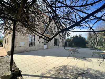 Maison - 450 m² - 10 pièces