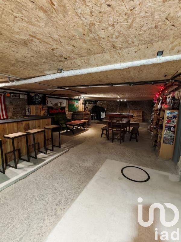 Maison - 287 m² - 8 pièces