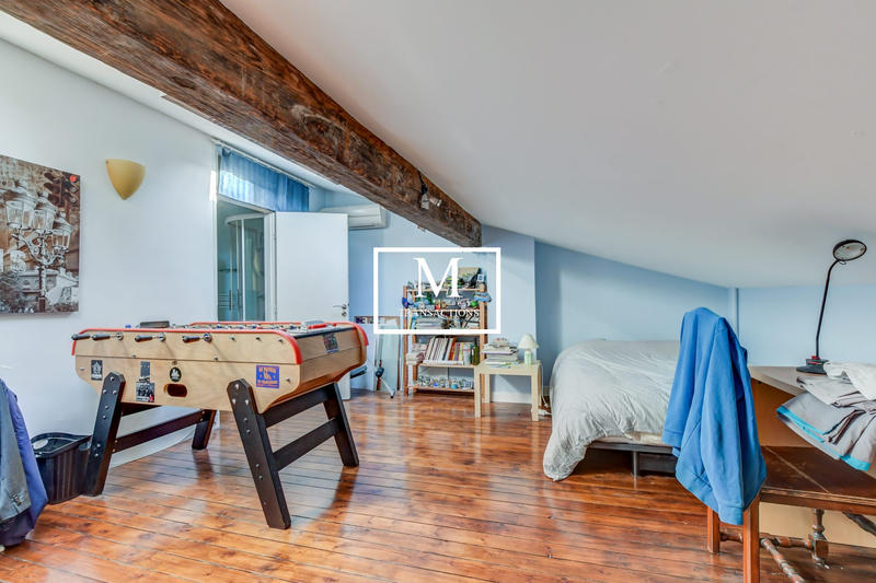 Maison - 215 m² - 6 pièces