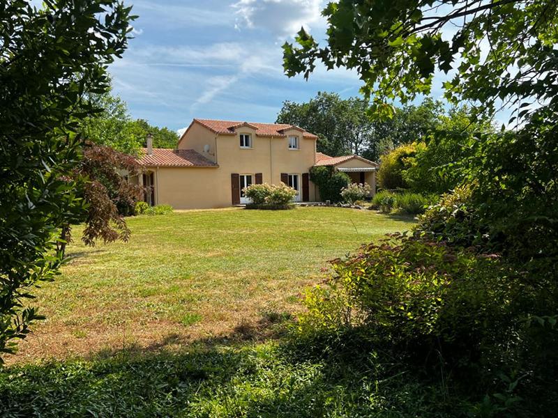 Maison - 190 m² - 6 pièces