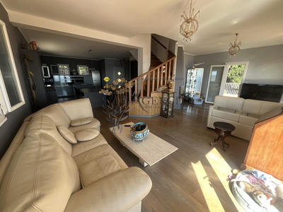 Maison - 190 m² - 5 pièces