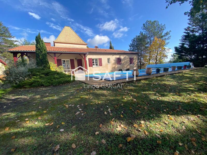 Maison - 210 m² - 8 pièces