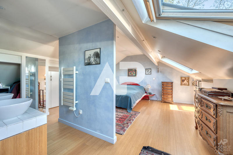 Maison - 225 m² - 6 pièces