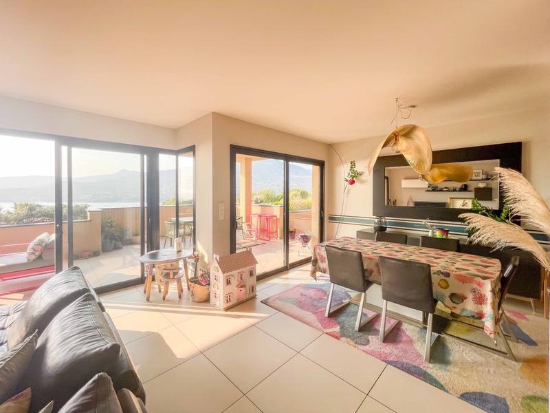 Appartement - 120 m² - 5 pièces