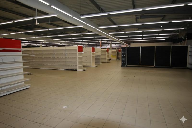 Local commercial - 1 768 m²