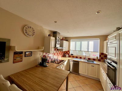 Maison - 190 m² - 7 pièces