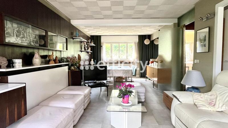 Maison - 143 m² - 5 pièces