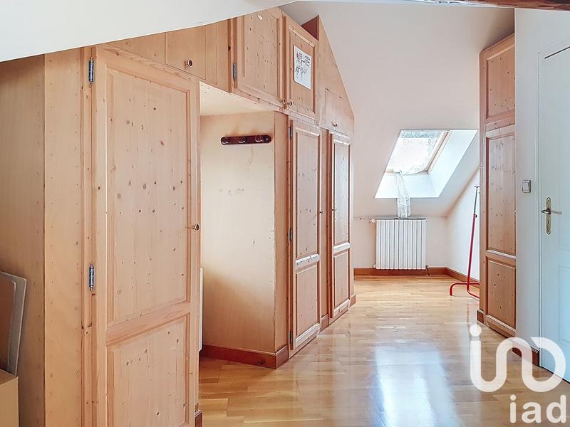 Maison - 327 m² - 11 pièces