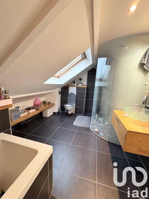 Maison - 210 m² - 9 pièces