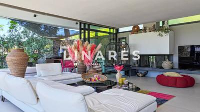 Maison - 350 m² - 4 pièces