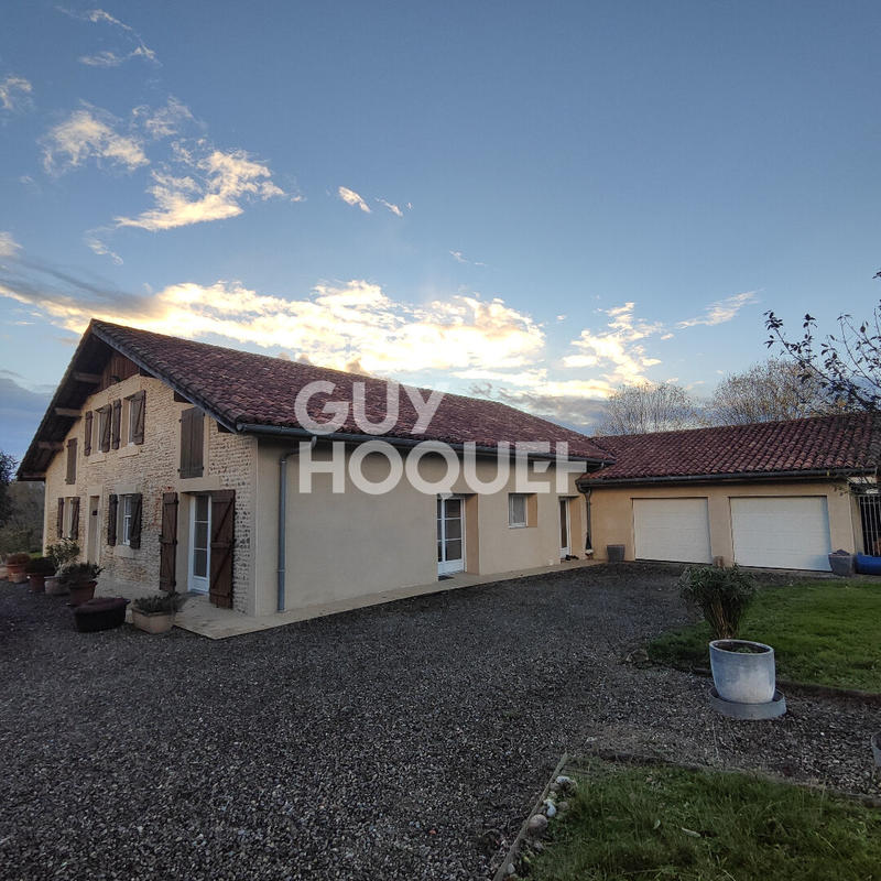 Maison - 232 m² - 11 pièces