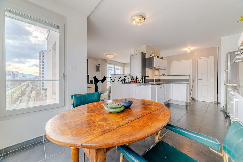 Appartement - 82 m² - 3 pièces