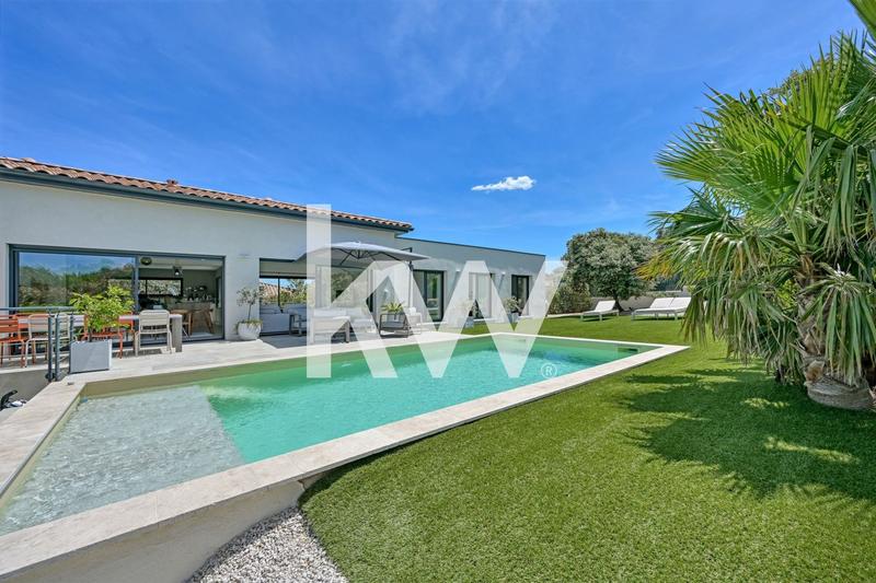 Villa - 167 m² - 6 pièces