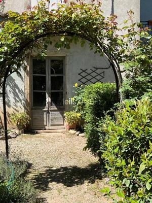 Propriété - 268 m² - 14 pièces