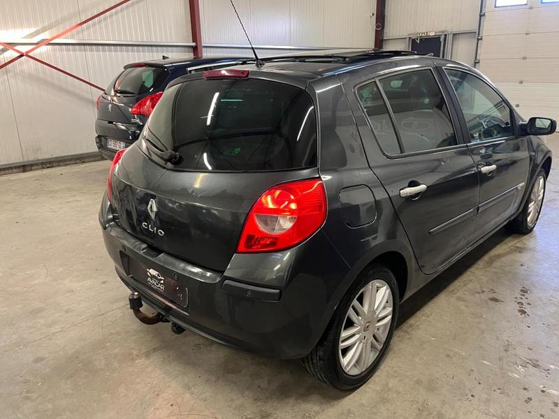 Renault Clio III 5 Portes 1.5 dCi 105 cv Initiale / Toit Ouvrant
