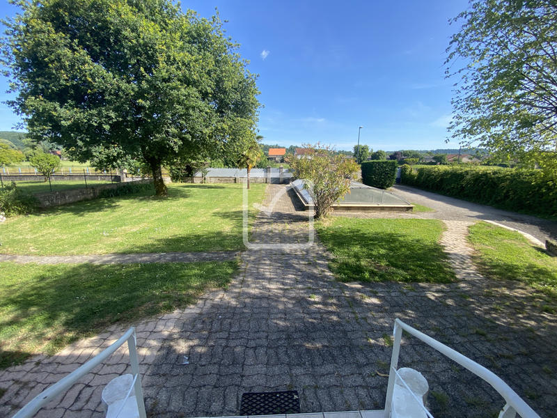 Maison - 168 m² - 9 pièces