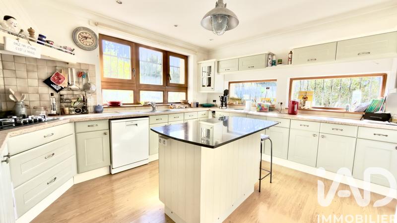 Maison - 284 m² - 7 pièces