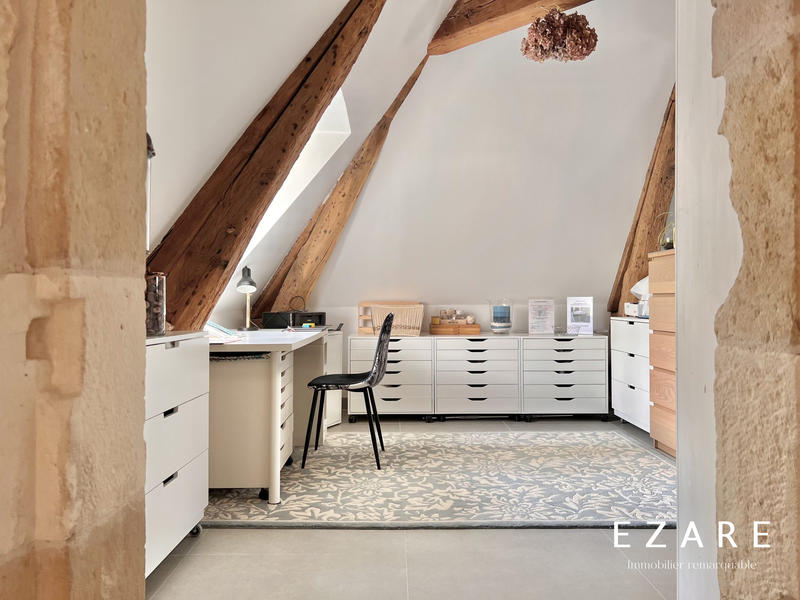 Maison - 219 m² - 7 pièces