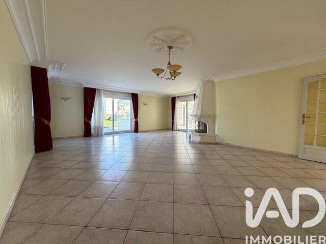 Maison - 231 m² - 8 pièces