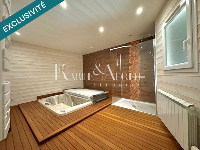 Maison - 210 m² - 6 pièces