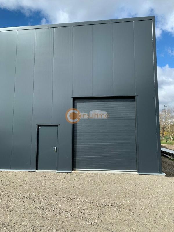 Local d'activité / Entrepôt - 95 m²