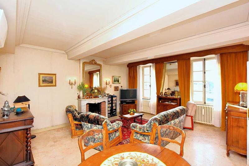 Maison de maîtres - 320 m² - 10 pièces