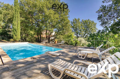 Maison - 203 m² - 6 pièces