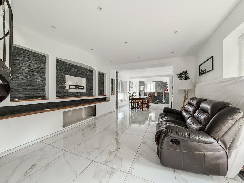 Maison - 175 m² - 7 pièces