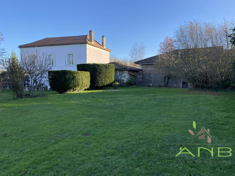 Maison ancienne - 206 m² - 7 pièces