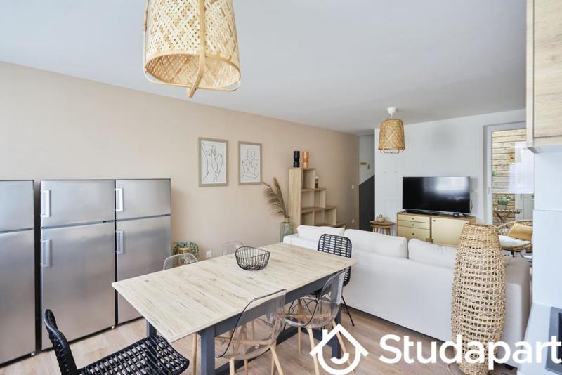 Chambre - 9 m² - 1 pièce