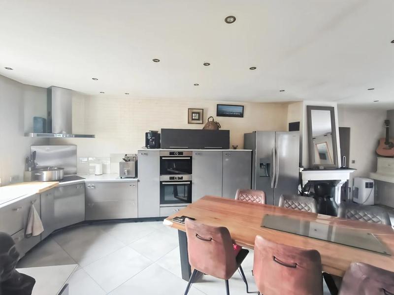 Maison - 160 m² - 6 pièces