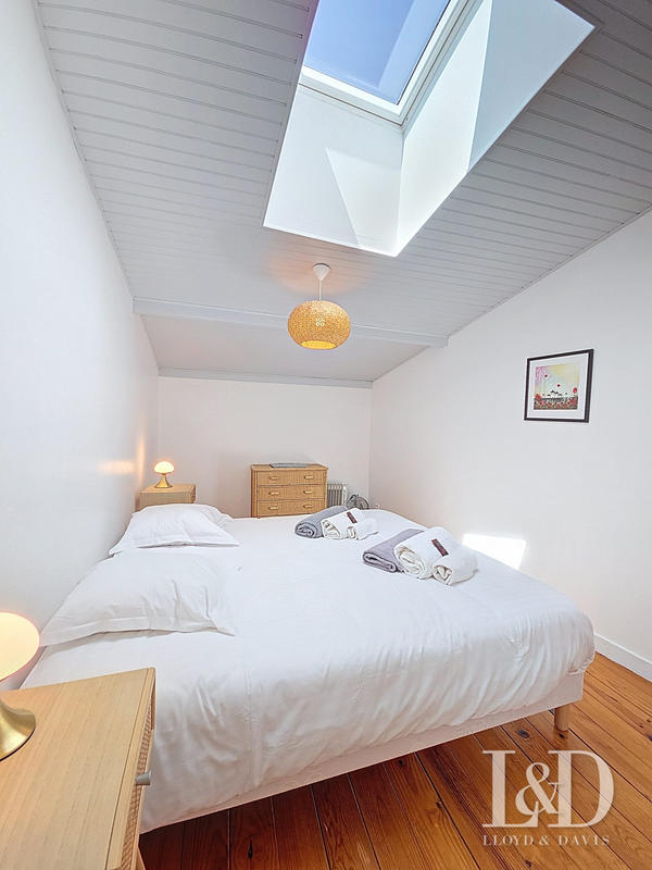 Maison - 376 m² - 15 pièces