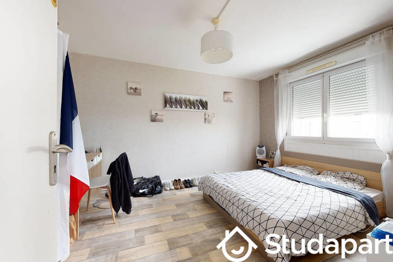 Chambre - 13 m² - 1 pièce