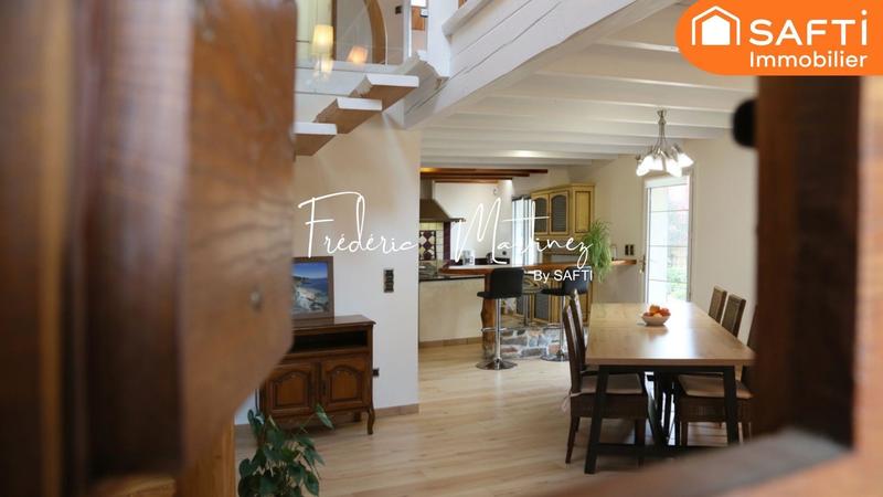 Maison - 213 m² - 5 pièces