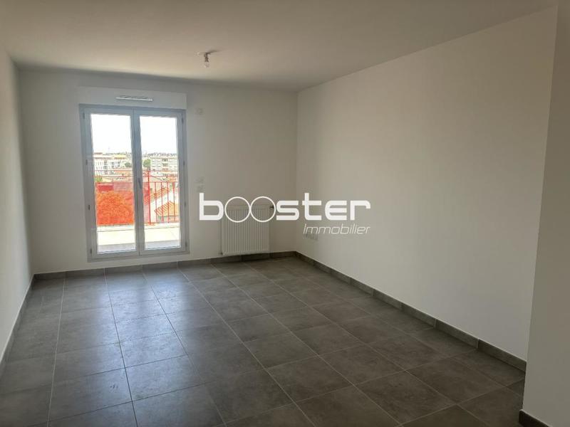 Appartement ancien - 92 m² - 4 pièces