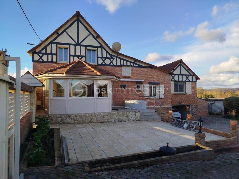 Maison traditionnelle - 127 m² - 6 pièces