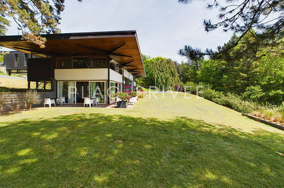 Maison - 400 m² - 12 pièces