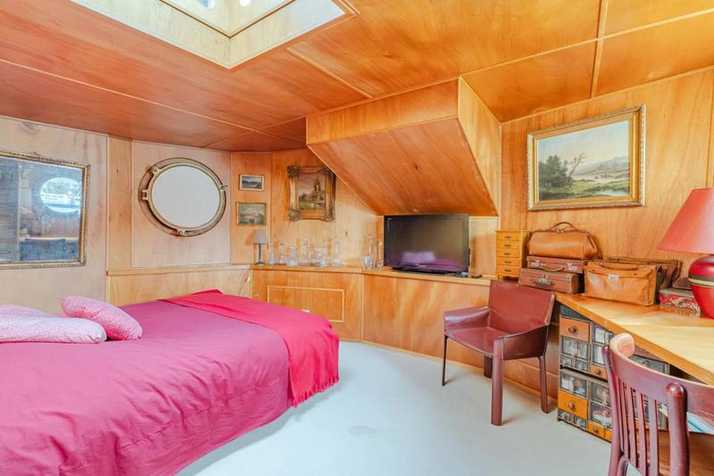 Maison - 250 m² - 7 pièces